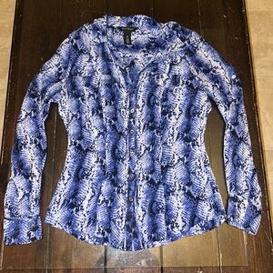 Snake skin Royal Blue and White House black market Button-Up silk Blouse 💙🦋
